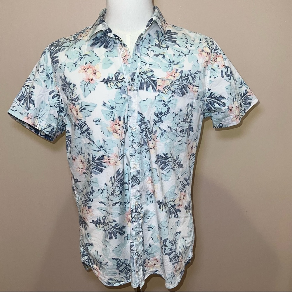 Paper, Denim & Cloth Men's Short Sleeve Button Up Floral Print Shirt. Size Large